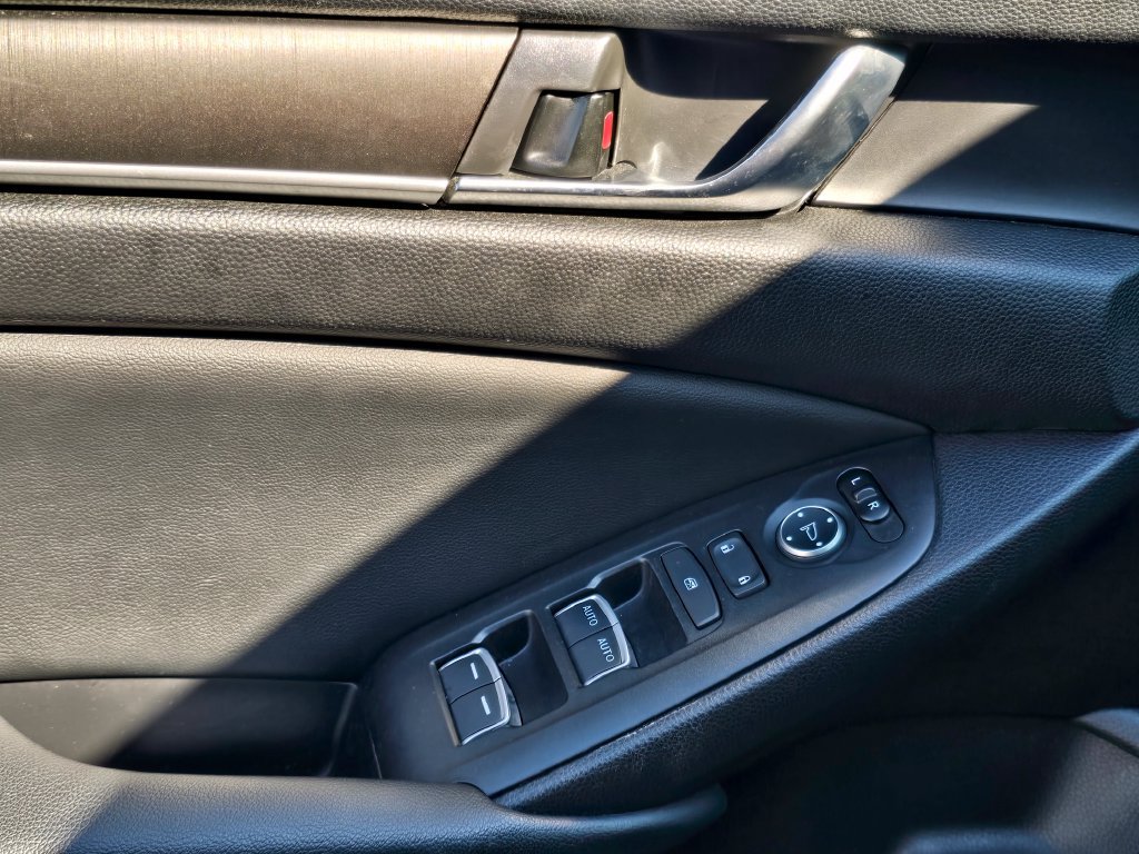 Used 2021 Honda Accord LX image 11