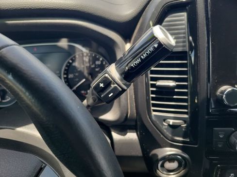 Used 2023 Nissan Titan SV w/ SV Convenience Package AWD/4WD image 30