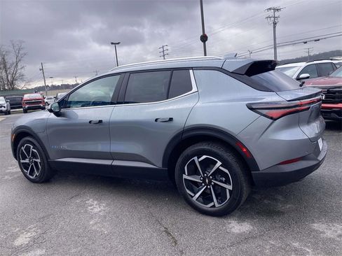 New 2026 Chevrolet Equinox EV LT image 6