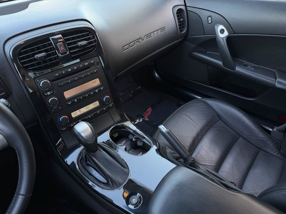 Used 2009 Chevrolet Corvette Coupe w/ Preferred Equipment Group RWD image 18