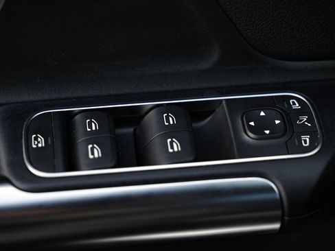 Used 2021 Mercedes-Benz GLA 250 4MATIC image 18