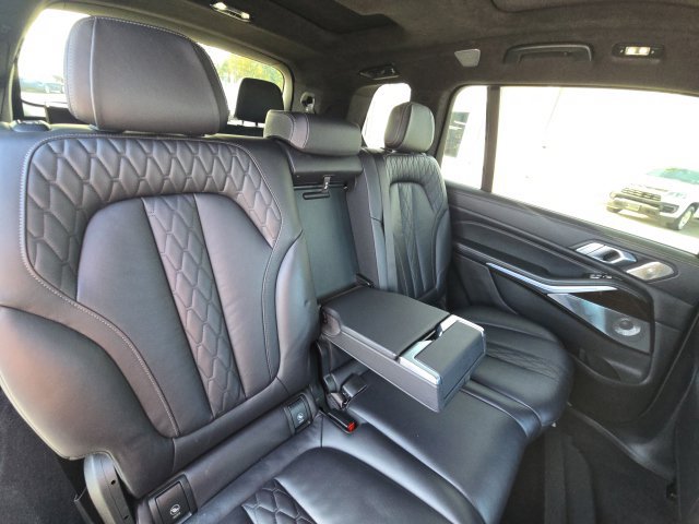 Used 2021 BMW X7 M50i AWD/4WD image 19
