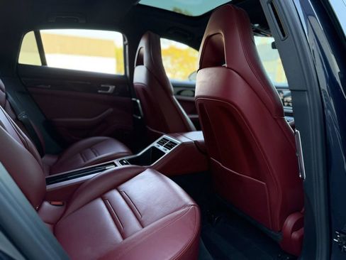 Used 2018 Porsche Panamera 4S image 31