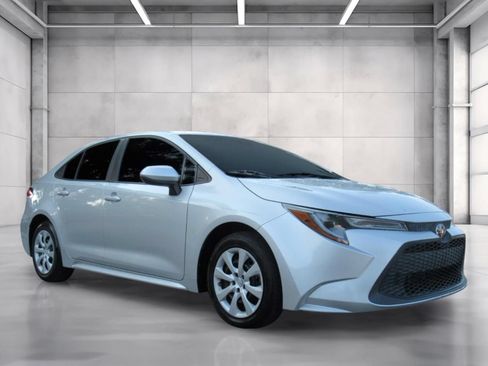Used 2022 Toyota Corolla LE FWD image 1