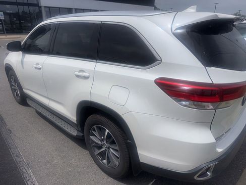 Used 2019 Toyota Highlander XLE FWD image 6