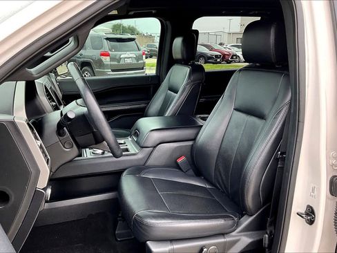 Used 2019 Ford Expedition XLT w/ Equipment Group 202A RWD image 8