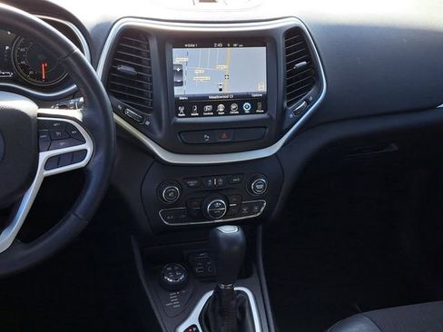 Used 2018 Jeep Cherokee Trailhawk w/ Comfort/Convenience Group image 24