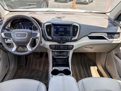 Used 2020 GMC Terrain Denali w/ Denali Premium Package FWD image 11