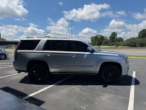 Used 2020 Cadillac Escalade Premium Luxury AWD/4WD image 5