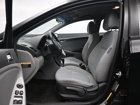 Used 2014 Hyundai Accent SE FWD image 19