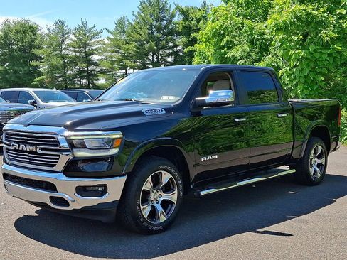Used 2019 RAM 1500 Laramie AWD/4WD image 3