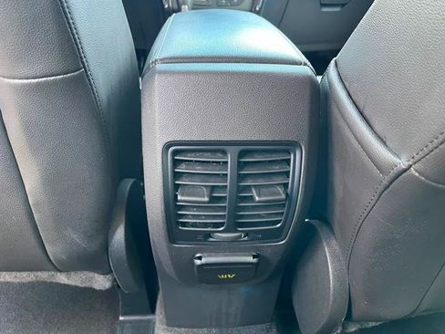Used 2017 Ford Escape Titanium AWD/4WD image 17