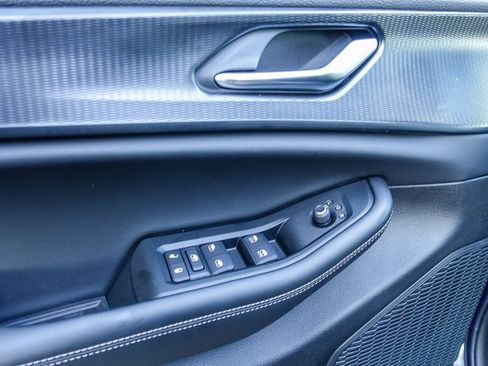 New 2025 Jeep Grand Cherokee Altitude image 4