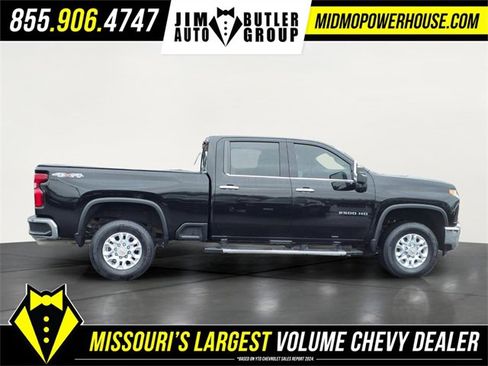 Used 2022 Chevrolet Silverado 2500 LTZ w/ LTZ Convenience Package image 30