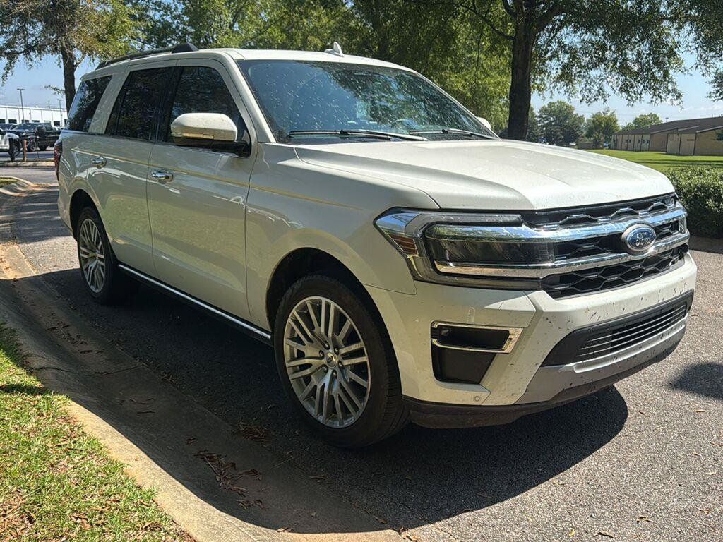 Used 2024 Ford Expedition Limited RWD image 3