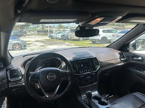 Used 2019 Jeep Grand Cherokee Overland RWD image 15