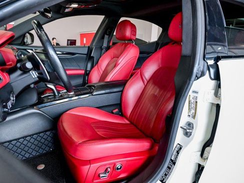 Used 2022 Maserati Ghibli Modena image 16