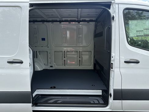 New 2026 Mercedes-Benz Sprinter 2500 image 9