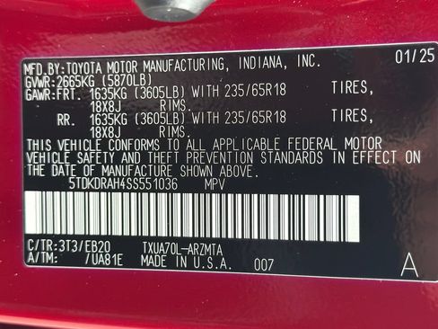 Used 2025 Toyota Highlander XLE FWD image 27