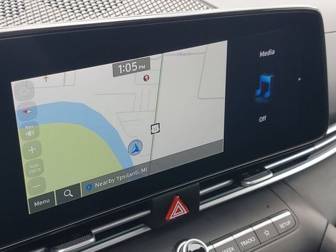 Used 2025 Hyundai Elantra Limited FWD image 17