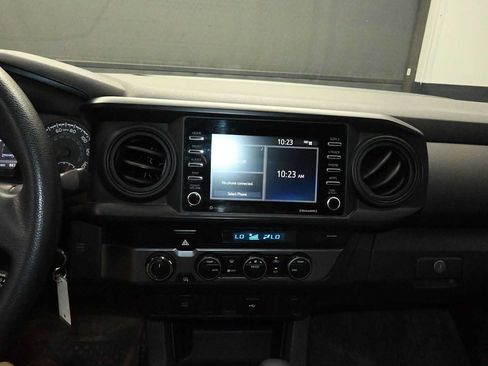Used 2022 Toyota Tacoma SR AWD/4WD image 13