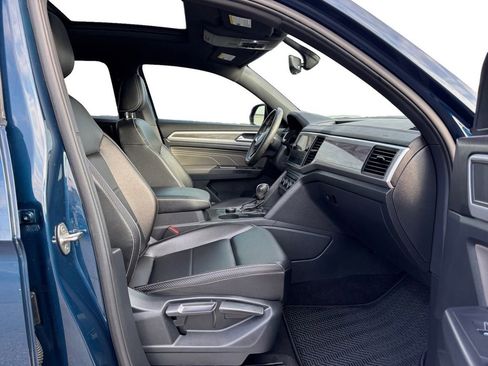 Used 2021 Volkswagen Atlas Cross Sport SE image 22