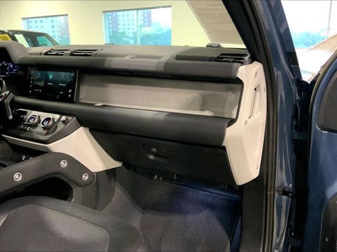 Used 2023 Land Rover Defender 110 X-Dynamic SE AWD/4WD image 18