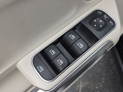 Used 2022 Mercedes-Benz GLB 250 4MATIC image 33