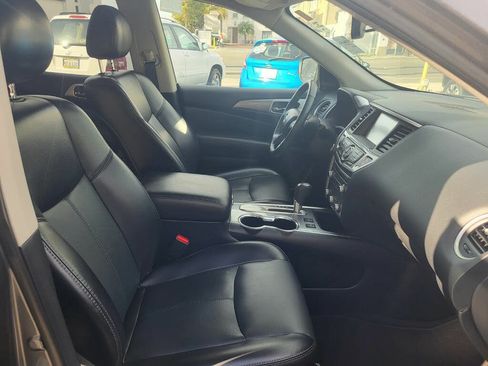 Used 2020 Nissan Pathfinder SL FWD image 14