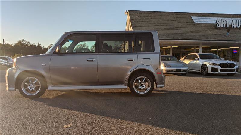 Used 2004 Scion xB FWD image 3