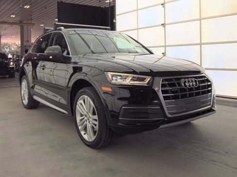 Used 2020 Audi Q5 2.0T Premium Plus w/ Premium Plus Package image 3