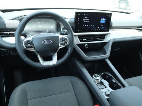 New 2026 Ford Explorer Active RWD image 2