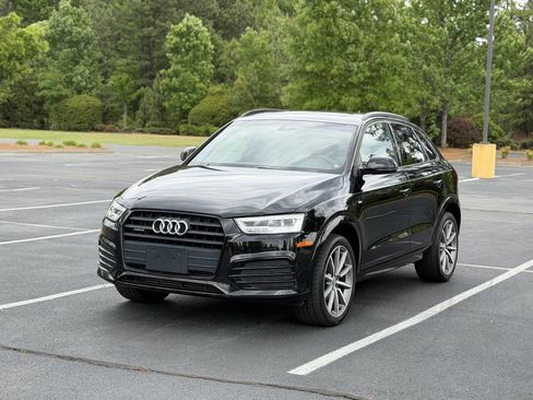 Used 2017 Audi Q3 2.0T Prestige w/ Prestige Package image 3