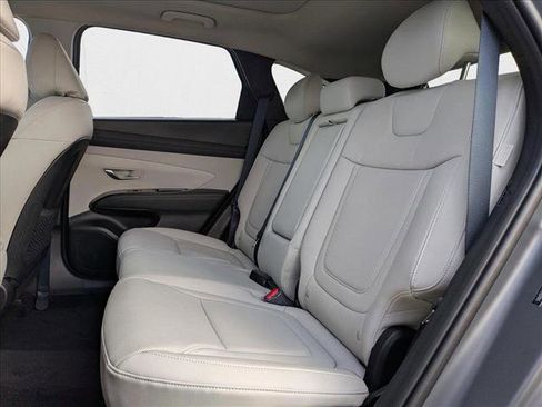 New 2025 Hyundai Tucson Limited image 16