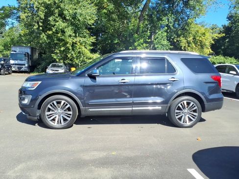 Used 2017 Ford Explorer Platinum AWD/4WD image 22