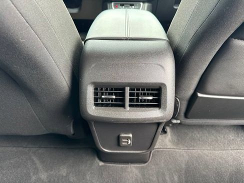 Used 2024 GMC Terrain SLE FWD image 24
