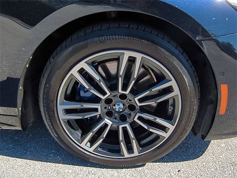 Used 2024 BMW 540i xDrive w/ M Sport Package image 11