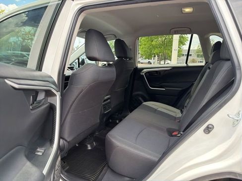 Used 2022 Toyota RAV4 LE AWD/4WD image 14