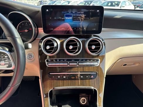 Used 2020 Mercedes-Benz GLC 300 4MATIC image 25