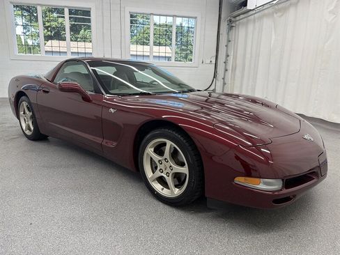 Used 2003 Chevrolet Corvette Coupe w/ Preferred Equipment Group RWD image 3