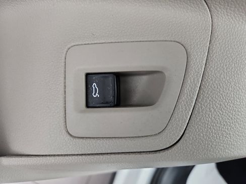 Used 2022 Volkswagen Atlas SE image 10