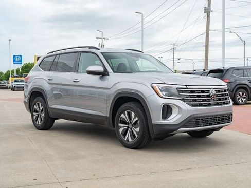New 2026 Volkswagen Atlas SE FWD image 8