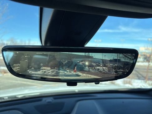 Used 2023 Chevrolet Traverse RS image 21