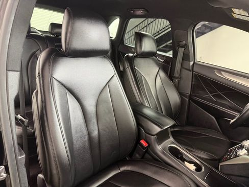 Used 2017 Lincoln MKC Premiere FWD image 24