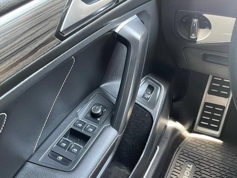 Used 2023 Volkswagen Tiguan SEL R-Line AWD/4WD image 13
