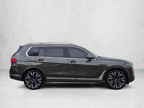 Used 2026 BMW X7 xDrive40i AWD/4WD image 4
