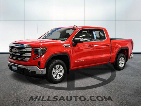 Used 2024 GMC Sierra 1500 SLE image 2