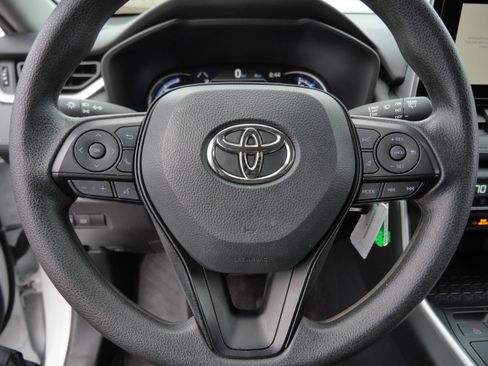 Certified 2025 Toyota RAV4 LE image 26