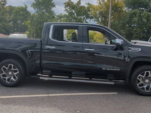 Certified 2023 GMC Sierra 1500 SLT w/ SLT Premium Package image 9