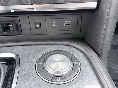 Used 2021 Nissan Armada SV w/ SV Appearance Package image 64